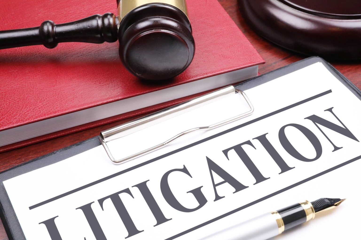 What to expect during your first meeting with a litigation lawyer
